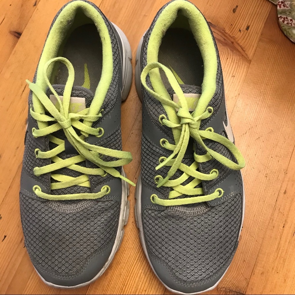 🏃‍♀️NIKE Sneakers